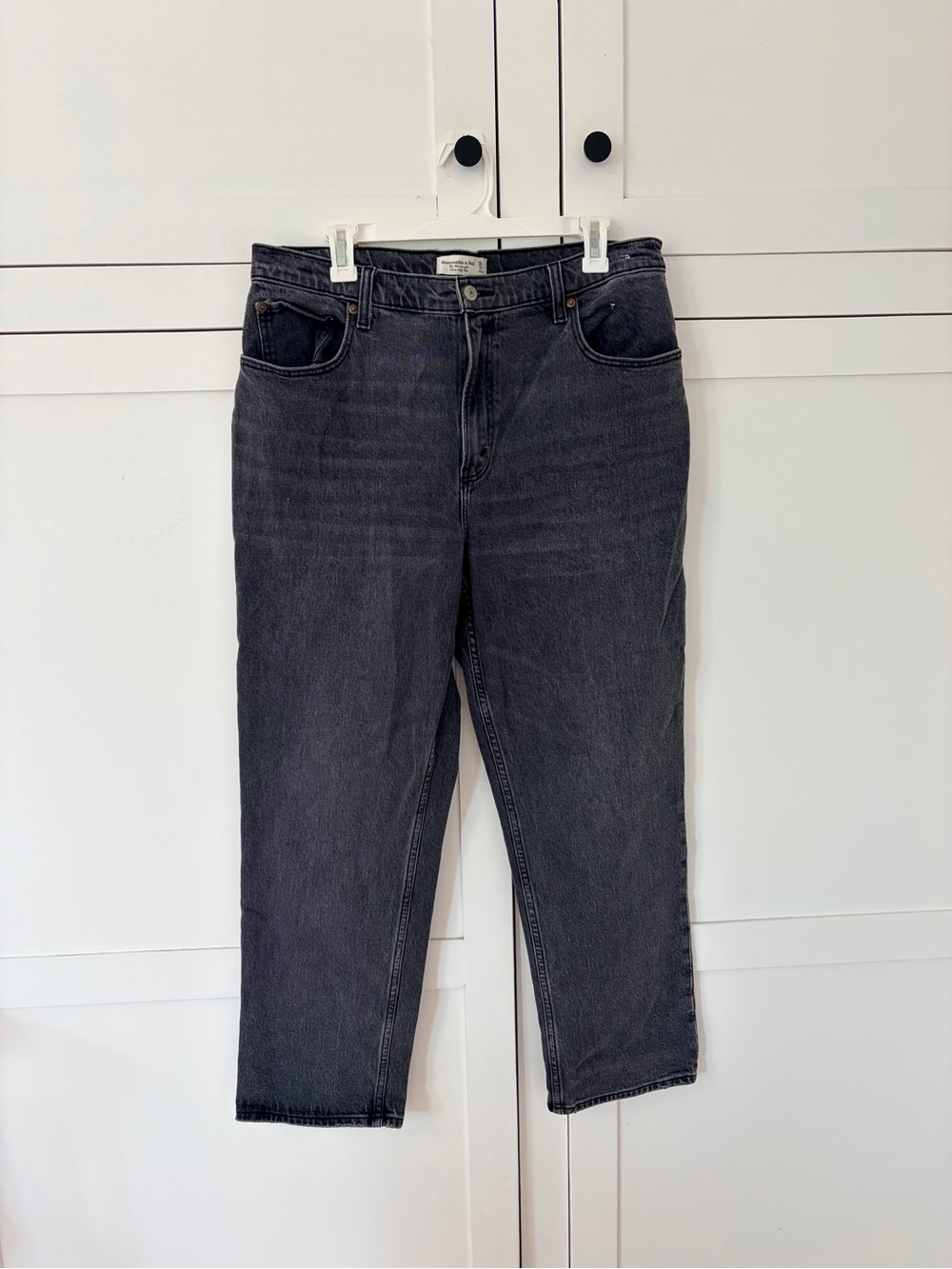 Abercombie & Fitch The 90’s Straight Ultra High Rise Jeans Size 32/14
